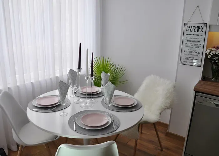 Lux アパート パザルジク